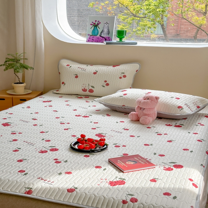 91家纺网 家纺一手货源 找家纺 慕尚家纺 2025新款凉感丝印花乳胶凉席 樱桃小兔