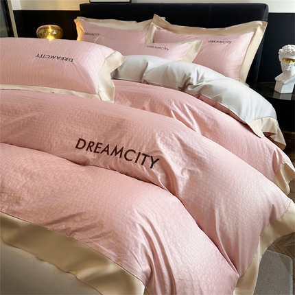 91家纺网 家纺一手货源 找家纺 古吉梦 2024新款水洗真丝提花四件套--迪梦  豆沙+山灰