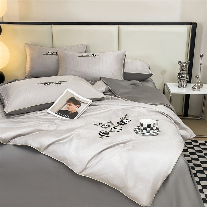 91家纺网 家纺一手货源 找家纺 古吉梦 2024新款水洗真丝提花夏被-熊猫 山灰+中灰