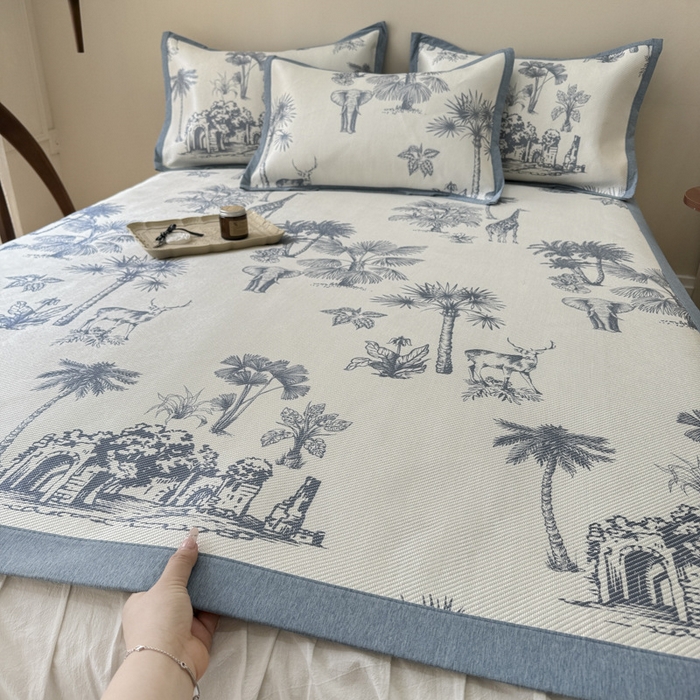 91家纺网 家纺一手货源 找家纺 懒猫家纺 2024新款600D数码印花冰藤凉席-床单款 绿野仙踪