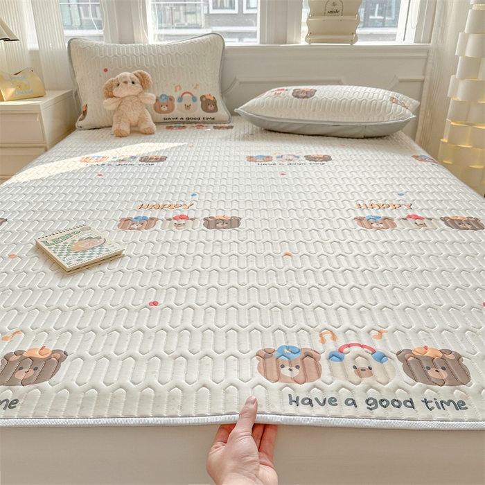 91家纺网 家纺一手货源 找家纺 慕尚家纺 2025新款凉感丝印花乳胶凉席 乐园伙伴