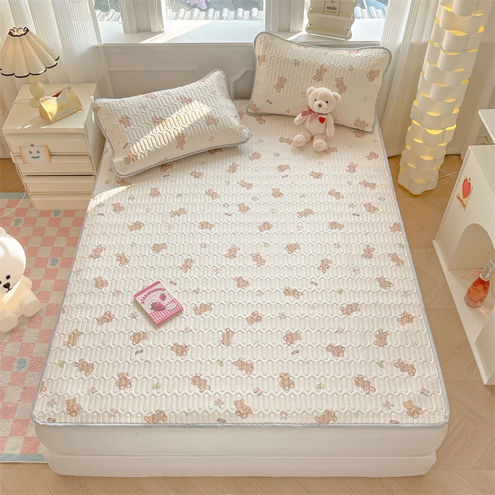 91家纺网 家纺一手货源 找家纺 慕尚家纺 2025新款凉感丝印花乳胶凉席 宝贝小熊