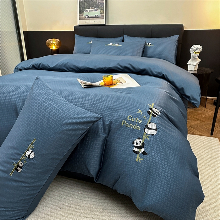 91家纺网 家纺一手货源 找家纺 古吉梦 2024新款水洗真丝提花四件套--熊猫 星空蓝