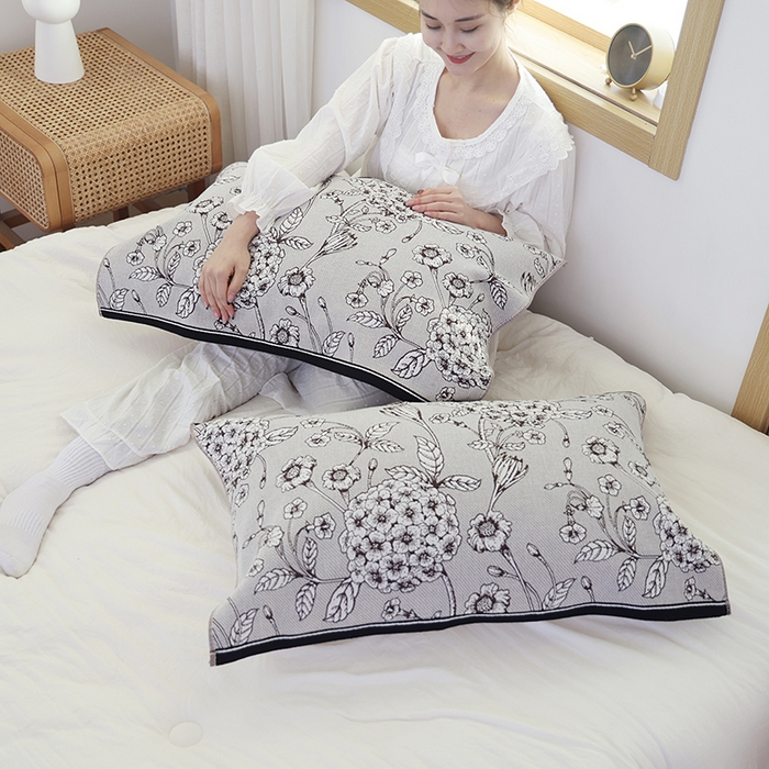 91家纺网 家纺一手货源 找家纺 朴尔毛巾被2024年新品全棉细纱编织纹AB版透气枕巾 香水绣球52*78cm