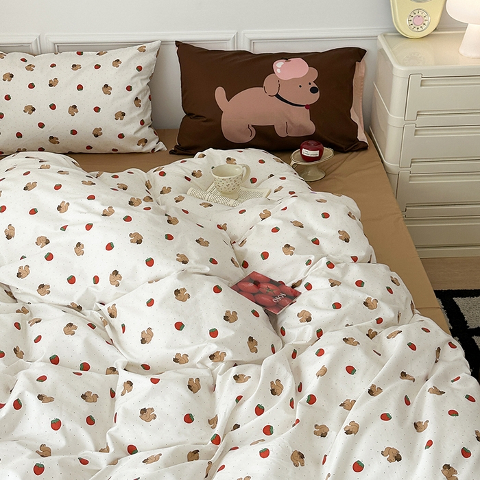 91家纺网 家纺一手货源 找家纺 昔可家纺 2024新款创意枕套全棉波点印花四件套 草莓小松鼠