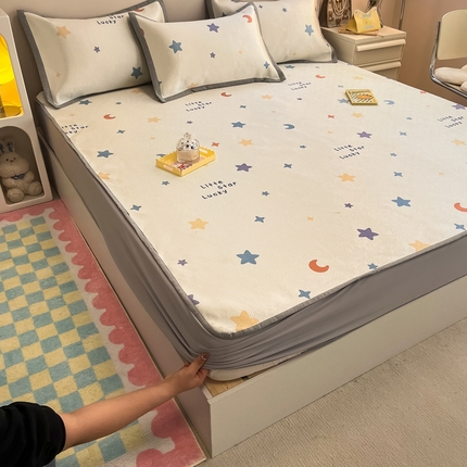 91家纺网 家纺一手货源 找家纺 （总）懒猫家纺 2024新款600D数码印花冰藤凉席-床笠款