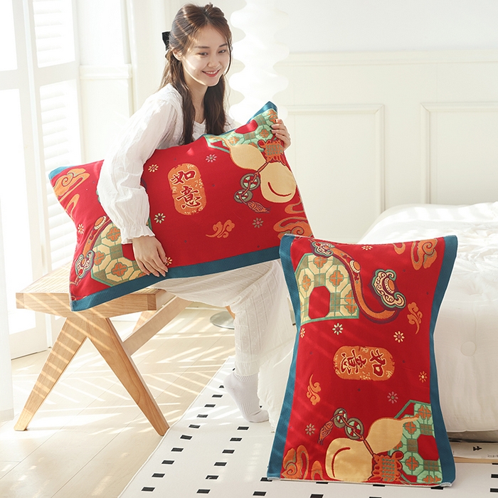 91家纺网 家纺一手货源 找家纺 朴尔毛巾被2024年全棉加厚八层纱布大版花枕巾 如意-大红52*78cm