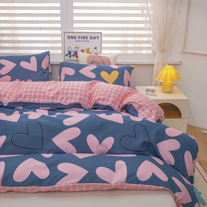 91家纺网 家纺一手货源 找家纺 莎臣豹 2025新款植物羊绒印花四件套 蓝色爱心