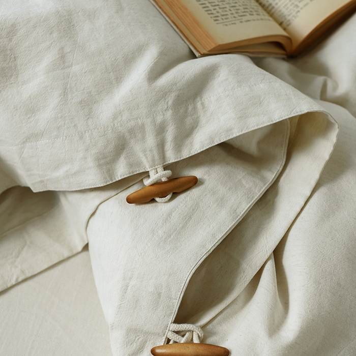 91家纺网 家纺一手货源 找家纺 山舍家居 2024 新款全棉棉麻纯色纽扣四件套 麻本色