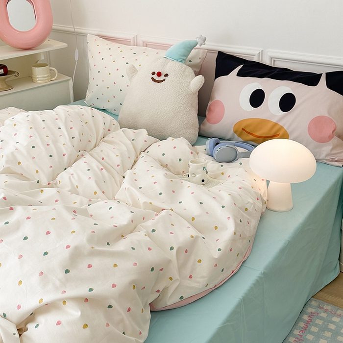 91家纺网 家纺一手货源 找家纺 昔可家纺 2024新款创意枕套全棉波点印花四件套 草莓粉樱