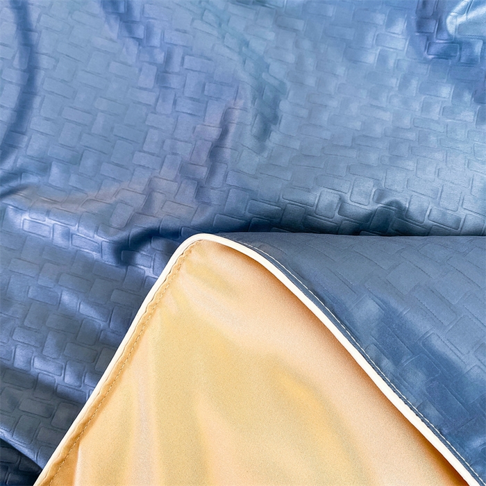 91家纺网 家纺一手货源 找家纺 古吉梦 2024新款水洗真丝提花夏被-熊猫 宾利蓝+奶茶