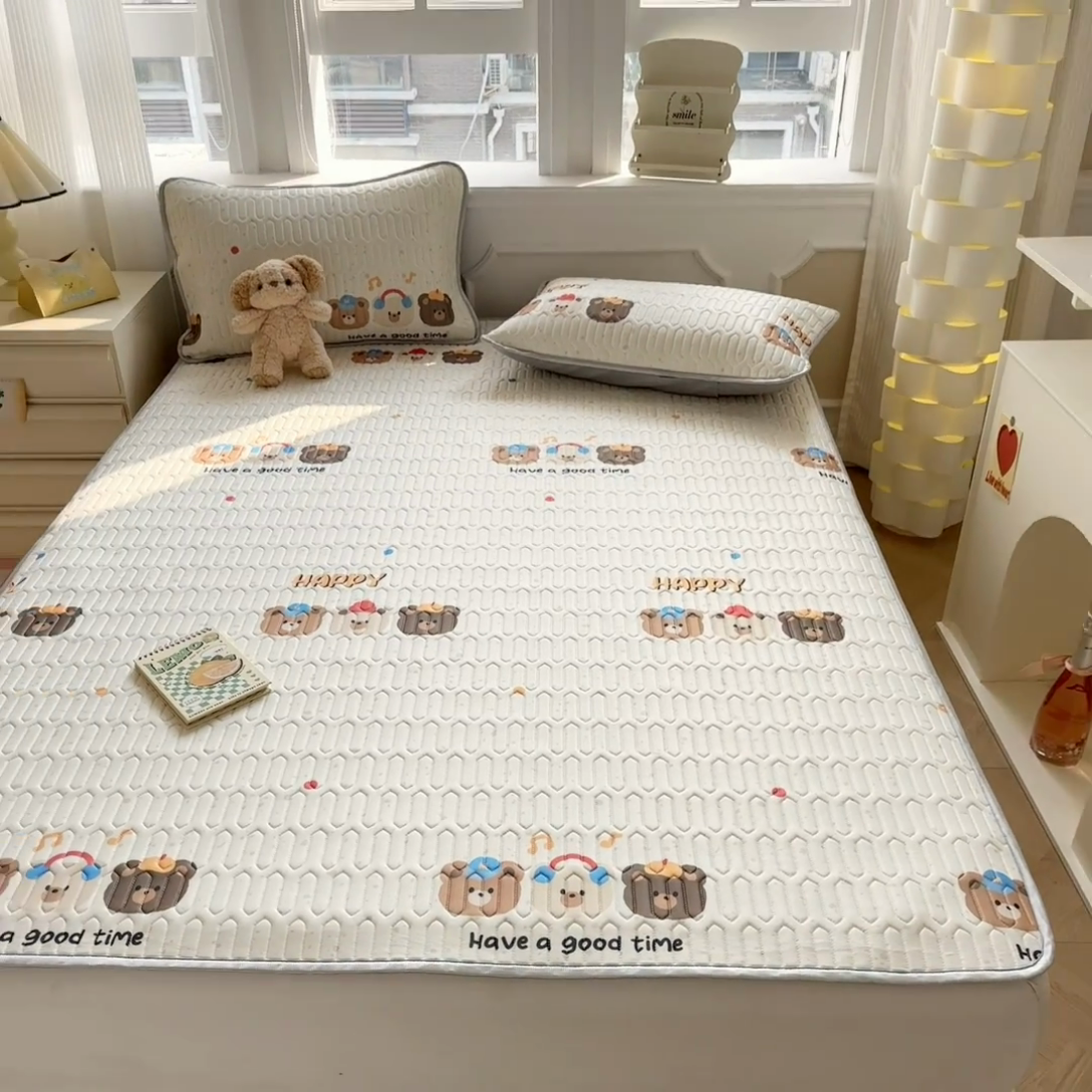 91家纺网 家纺一手货源 找家纺 慕尚家纺 2025新款凉感丝印花乳胶凉席 乐园伙伴