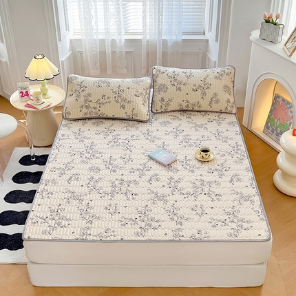 91家纺网 家纺一手货源 找家纺 福来临 2025新款印花凉感丝含胶凉席夏被三件套四件套 含胶凉席-轻风絮语