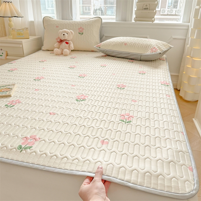 91家纺网 家纺一手货源 找家纺 慕尚家纺 2025新款凉感丝印花乳胶凉席 花儿朵朵