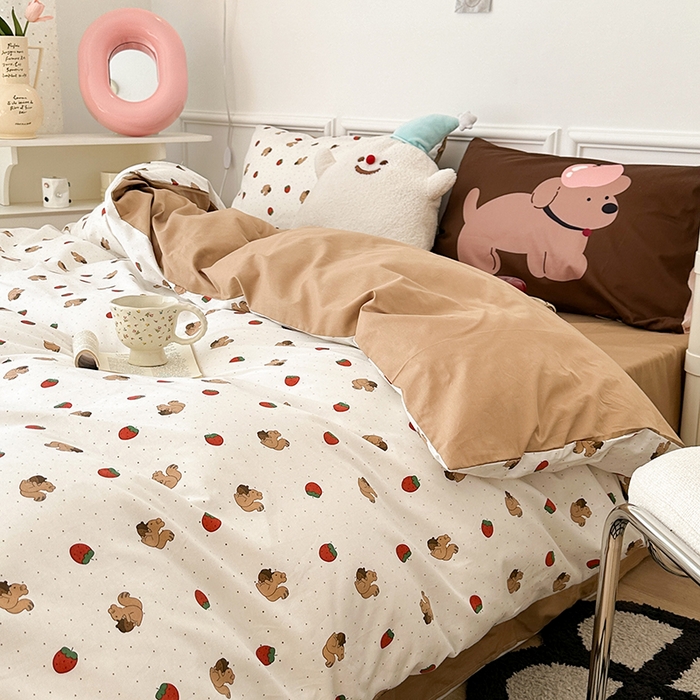 91家纺网 家纺一手货源 找家纺 昔可家纺 2024新款创意枕套全棉波点印花四件套 草莓小松鼠