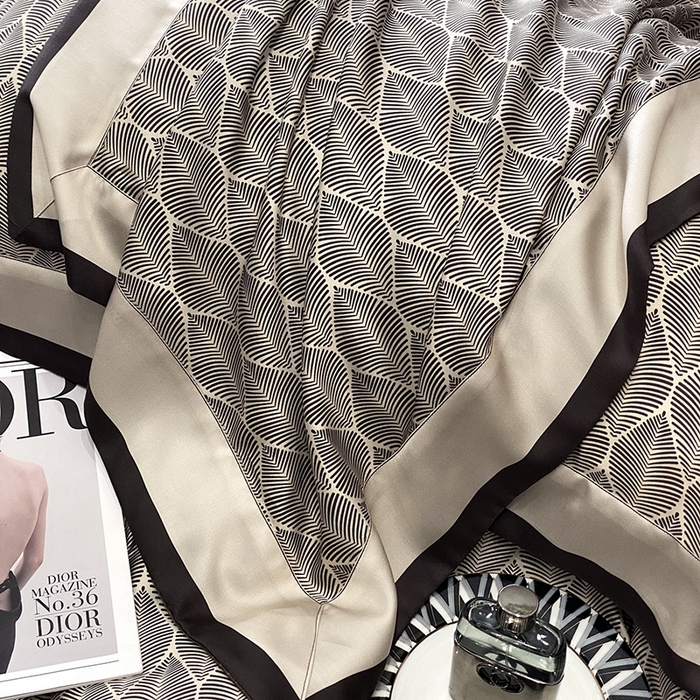 91家纺网 家纺一手货源 找家纺 （总）优悦生活馆 2024新款轻奢天丝印花宽边拼角四件套系列-绿野仙踪