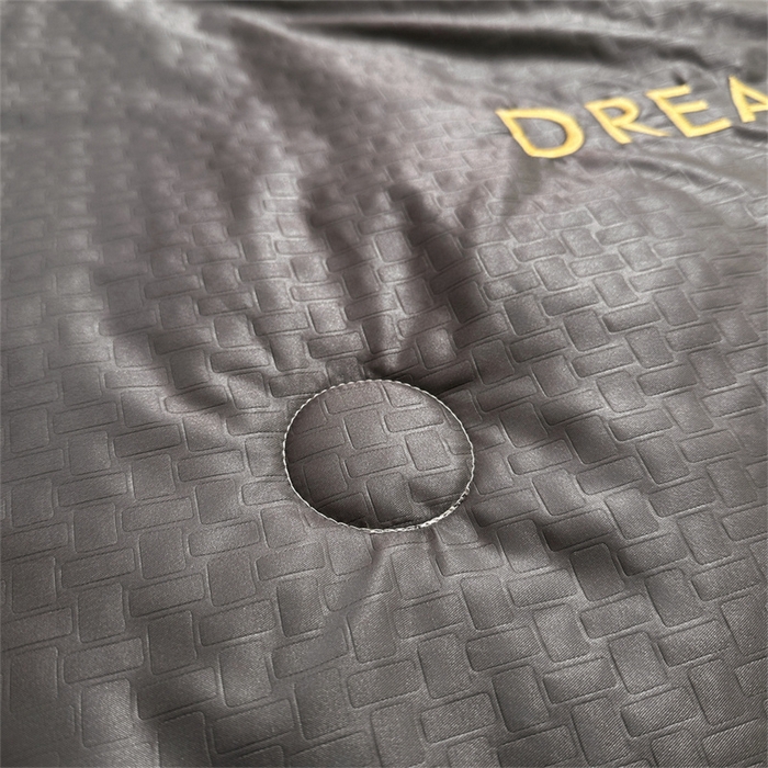 91家纺网 家纺一手货源 找家纺 古吉梦 2024新款水洗真丝提花夏被--迪梦 高级灰+奶茶