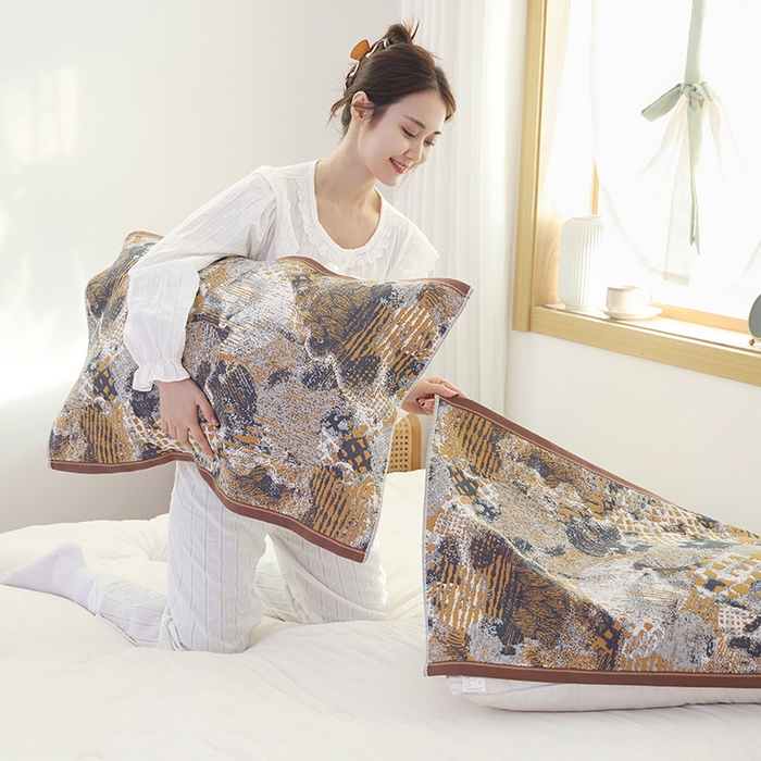 91家纺网 家纺一手货源 找家纺 朴尔毛巾被2024年新品全棉细纱编织纹AB版透气枕巾 抽象秋意52*78cm