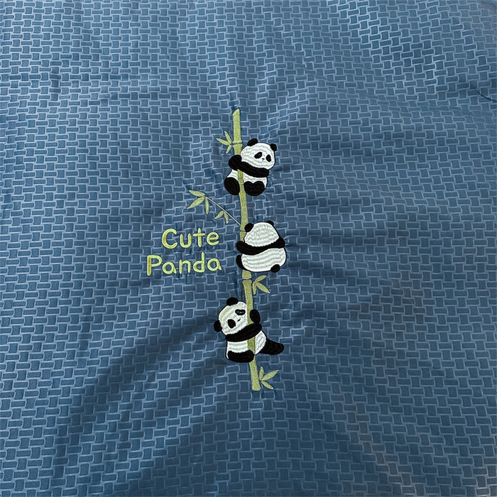 91家纺网 家纺一手货源 找家纺 古吉梦 2024新款水洗真丝提花四件套--熊猫 星空蓝