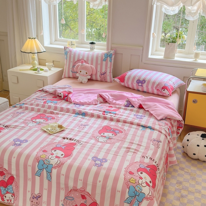 91家纺网 家纺一手货源 找家纺 梵克保罗 2024新款三丽欧卡通印花夏被系列 条纹美乐蒂