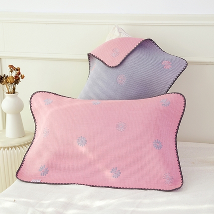 91家纺网 家纺一手货源 找家纺 朴尔毛巾被2024年新品柔绵绵风贝壳针复合工艺六层纱布枕巾 风中雏菊-粉枕巾52*78cm
