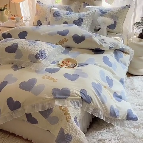 91家纺网 家纺一手货源 找家纺 添越 2024小清新韩版蕾丝花边纯棉夹棉床盖三件套全棉-怦然心动-蓝