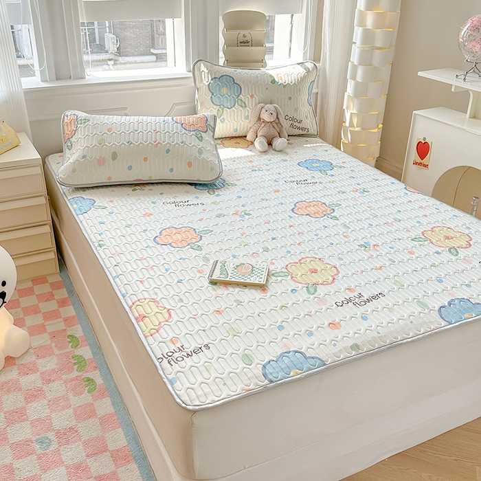 91家纺网 家纺一手货源 找家纺 慕尚家纺 2025新款凉感丝印花乳胶凉席 绿野小花