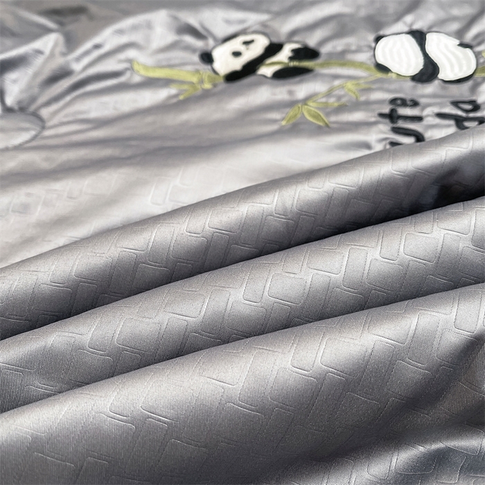 91家纺网 家纺一手货源 找家纺 古吉梦 2024新款水洗真丝提花夏被-熊猫 高级灰