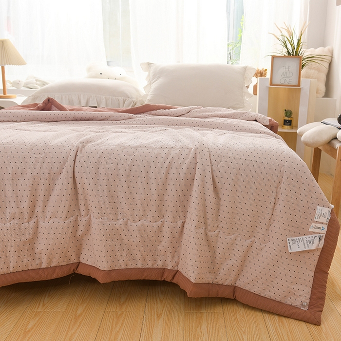 91家纺网 家纺一手货源 找家纺 伊婷人家纺 2024新款泡泡棉印花透气爽肤被 简约玉色