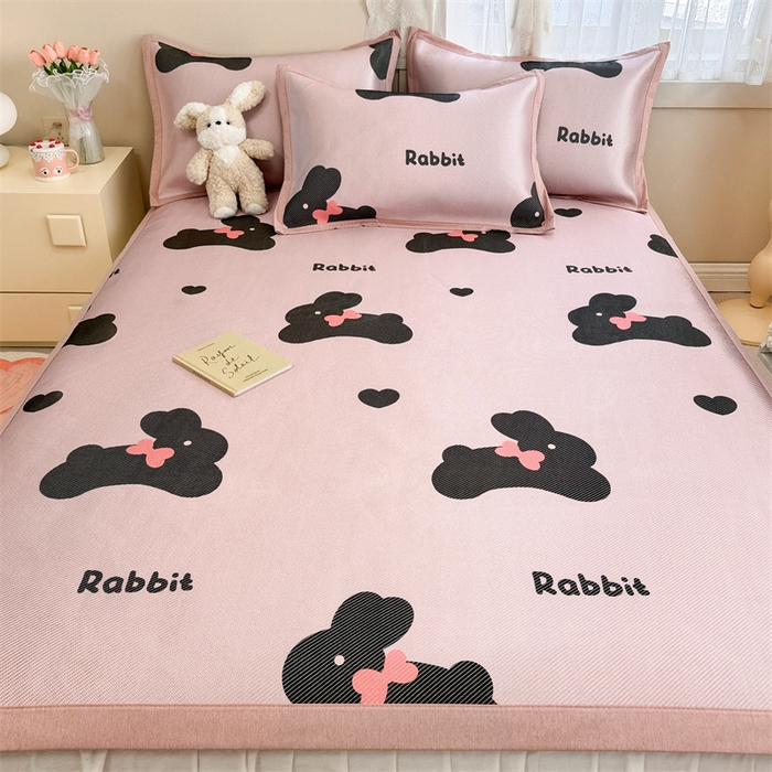 91家纺网 家纺一手货源 找家纺 懒猫家纺 2024新款600D数码印花冰藤凉席-床单款 爱心小兔