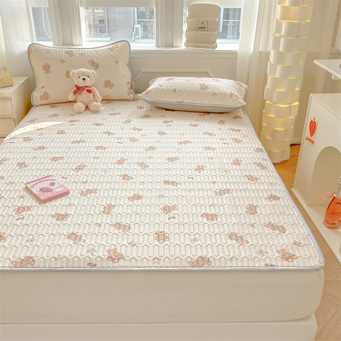 91家纺网 家纺一手货源 找家纺 慕尚家纺 2025新款凉感丝印花乳胶凉席 宝贝小熊