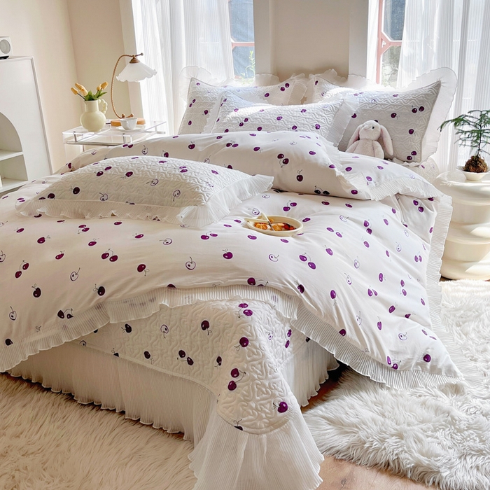 91家纺网 家纺一手货源 找家纺 添越 2024小清新韩版蕾丝花边纯棉夹棉床盖三件套全棉-紫色小樱桃