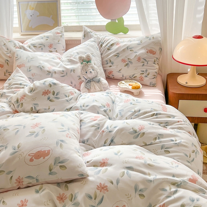 91家纺网 家纺一手货源 找家纺 妖妖家纺 2024新款超柔软糯水洗云朵棉印花四季款四件套 误入花园