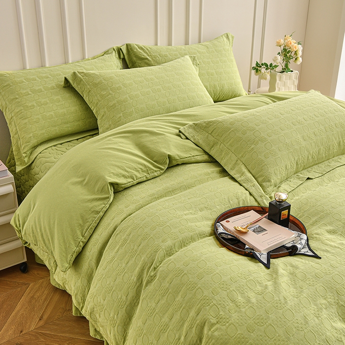 91家纺网 家纺一手货源 找家纺 金艾草 2024新款水洗全棉浮雕提花床盖四件套 片叶情-豆绿