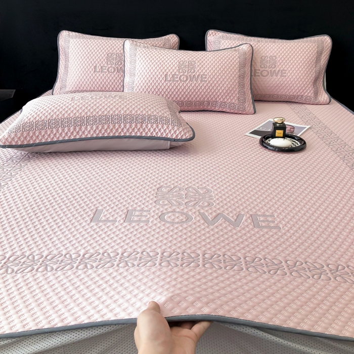 91家纺网 家纺一手货源 找家纺 首尔家纺 2024新款凉豆豆凉席床笠凉感丝凉席大版系列 伊薇-粉