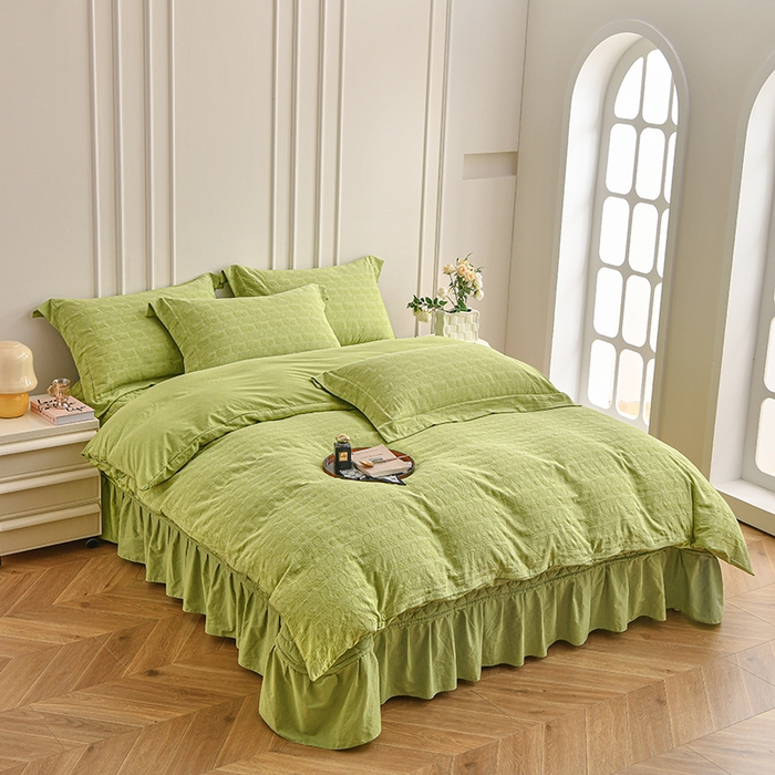 91家纺网 家纺一手货源 找家纺 金艾草 2024新款水洗全棉浮雕提花床盖四件套 片叶情-豆绿