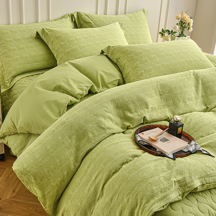 91家纺网 家纺一手货源 找家纺 金艾草 2024新款水洗全棉浮雕提花床盖四件套 片叶情-豆绿