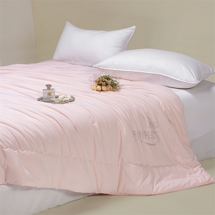 91家纺网 家纺一手货源 找家纺 左右家纺 2024新款千鸟格提花夏被春秋被冬被  粉玉