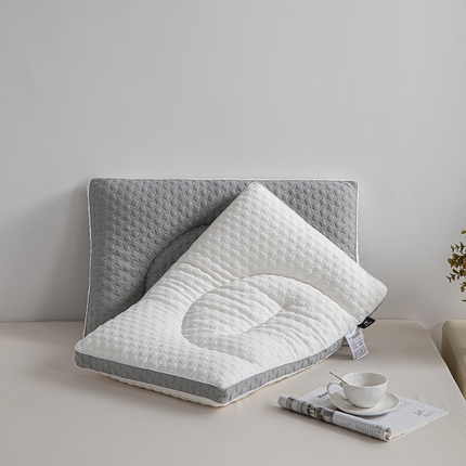 91家纺网 家纺一手货源 找家纺 雅诗帛 2025新款达芬奇魔方密码枕头枕芯 48*74cm/只  灰色