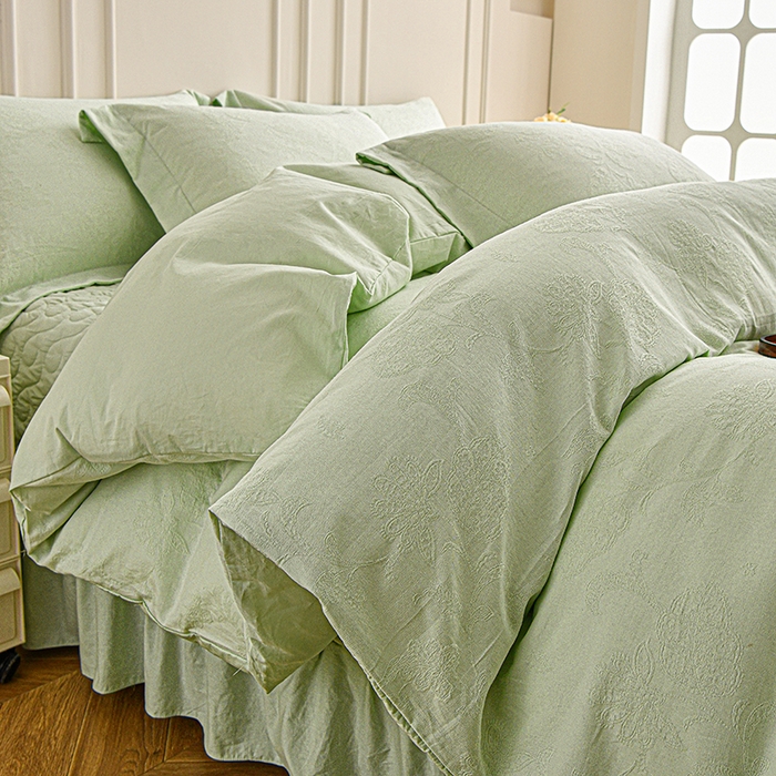 91家纺网 家纺一手货源 找家纺 金艾草 2024新款水洗全棉浮雕提花床盖四件套 罗曼-浅绿