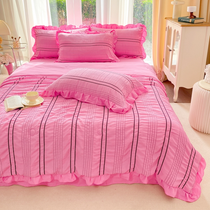 91家纺网 家纺一手货源 找家纺 梦莱斯 2024新款韩版条纹泡泡纱夏被四件套 条纹泡泡纱-西瓜红