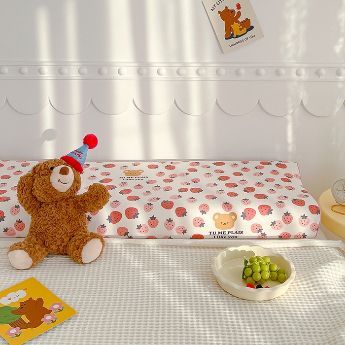 91家纺网 家纺一手货源 找家纺 良佐生活 2024新款全棉贡缎双人乳胶枕枕套 草莓满满