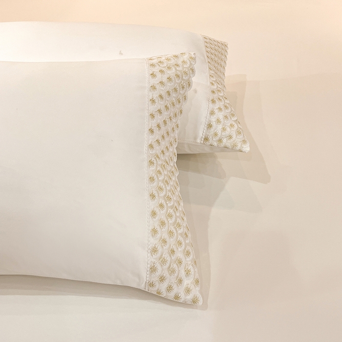 91家纺网 家纺一手货源 找家纺 艾米家居 2025水洗真丝鱼鳞边艾琳系列 艾琳白