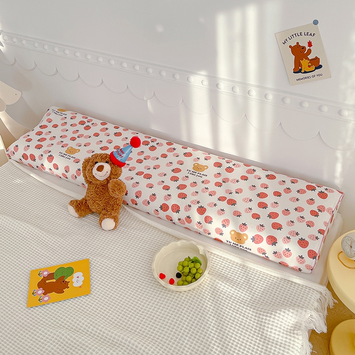 91家纺网 家纺一手货源 找家纺 良佐生活 2024新款全棉贡缎双人乳胶枕枕套 草莓满满