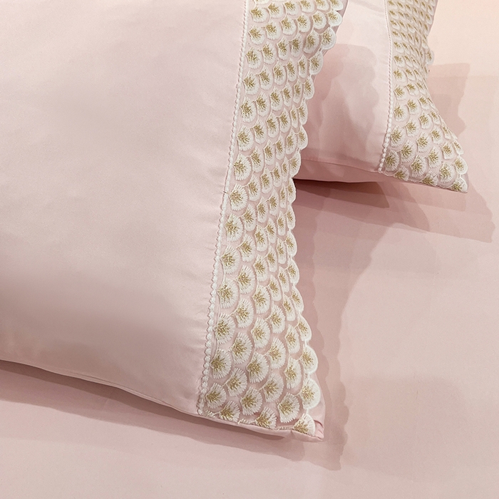 91家纺网 家纺一手货源 找家纺 艾米家居 2025水洗真丝鱼鳞边艾琳系列 艾琳粉