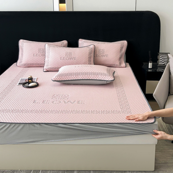 91家纺网 家纺一手货源 找家纺 首尔家纺 2024新款凉豆豆凉席床笠凉感丝凉席大版系列 伊薇-粉