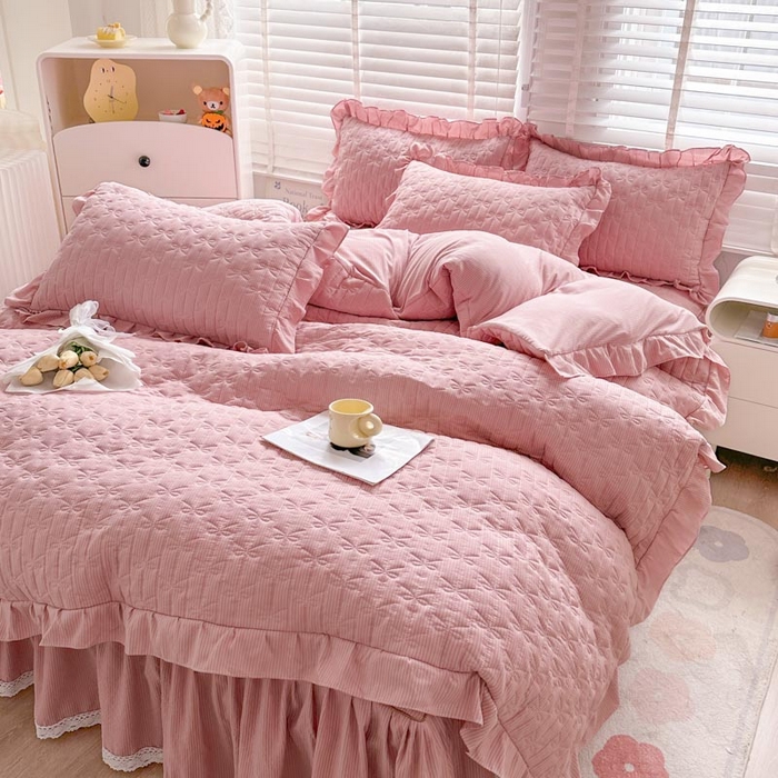 91家纺网 家纺一手货源 找家纺 （总）恋尚 2024新款纯色小竺棉夹棉床笠式床裙四件套-布丁