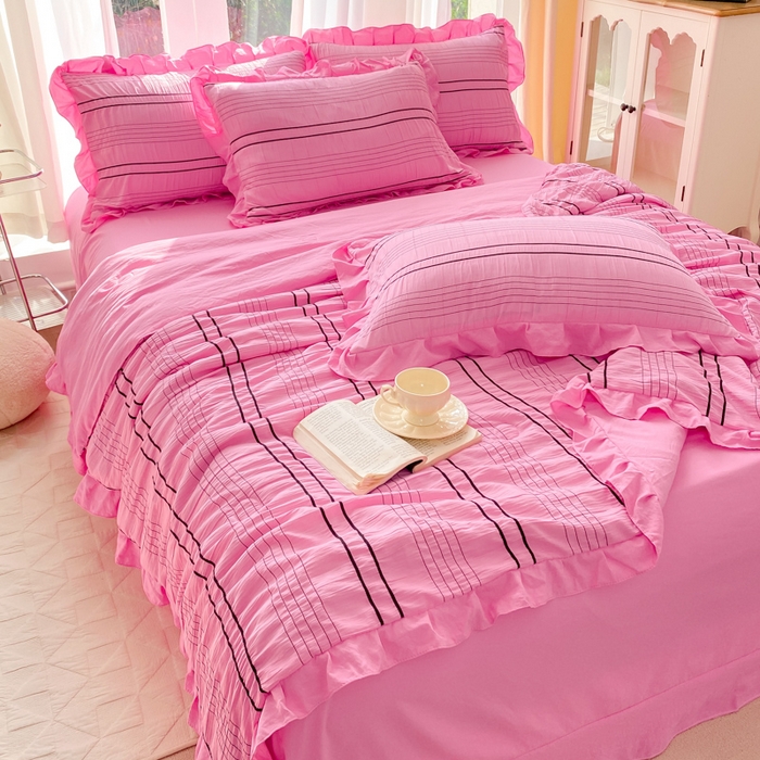 91家纺网 家纺一手货源 找家纺 梦莱斯 2024新款韩版条纹泡泡纱夏被四件套 条纹泡泡纱-西瓜红