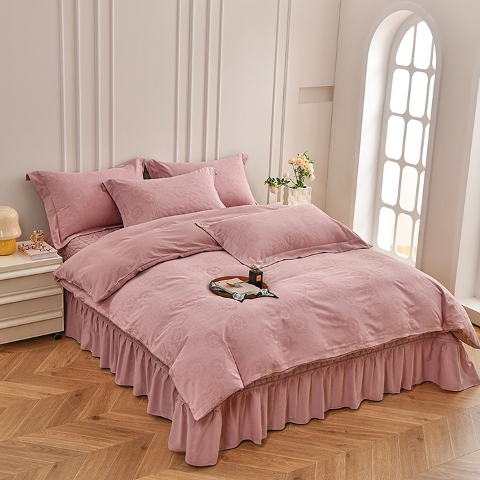 91家纺网 家纺一手货源 找家纺 金艾草 2024新款水洗全棉浮雕提花床盖四件套 轻颜-珊瑚粉