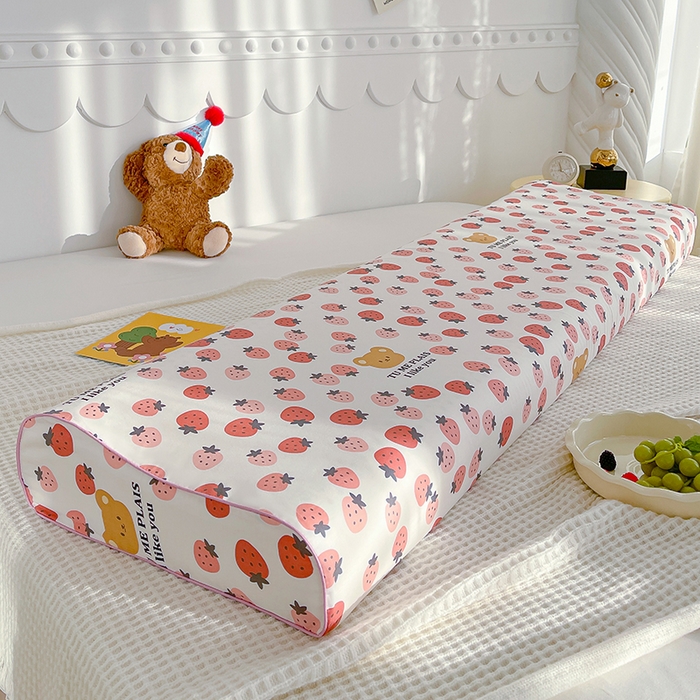 91家纺网 家纺一手货源 找家纺 良佐生活 2024新款全棉贡缎双人乳胶枕枕套 草莓满满